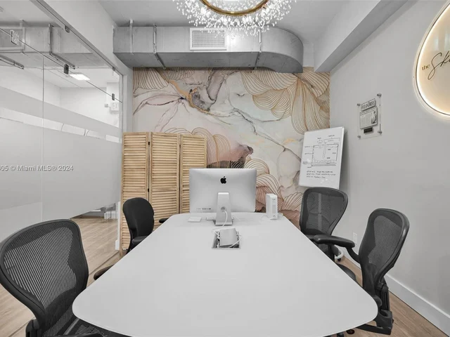 1560 Lenox Ave # 304, Miami Beach FL 33139