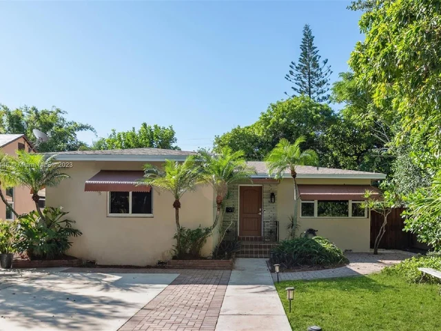 31 SW 5th St, Dania Beach FL 33004