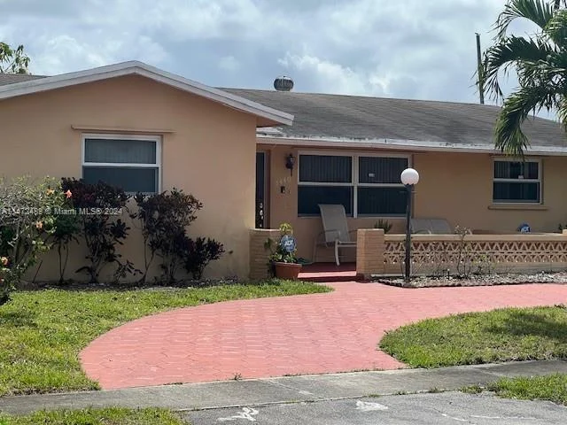 5440 Tyler St, Hollywood FL 33021