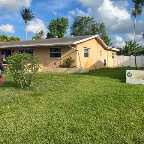 5440 Tyler St, Hollywood FL 33021