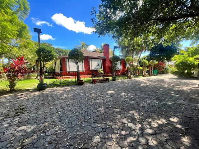 15850 SW 232nd St, Miami FL 33170