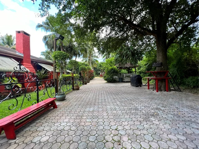 15850 SW 232nd St, Miami FL 33170