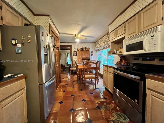 15850 SW 232nd St, Miami FL 33170