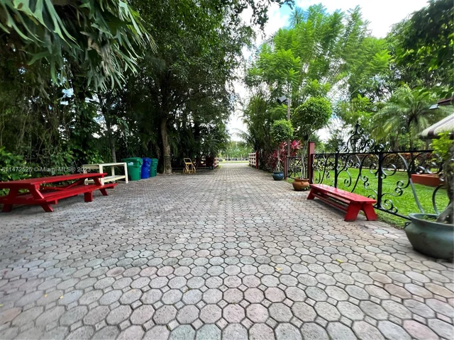 15850 SW 232nd St, Miami FL 33170