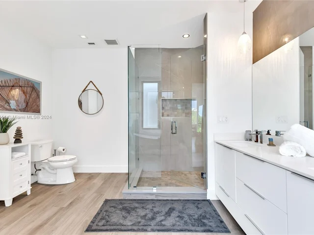 1516 SE 1st St # A, Fort Lauderdale FL 33301