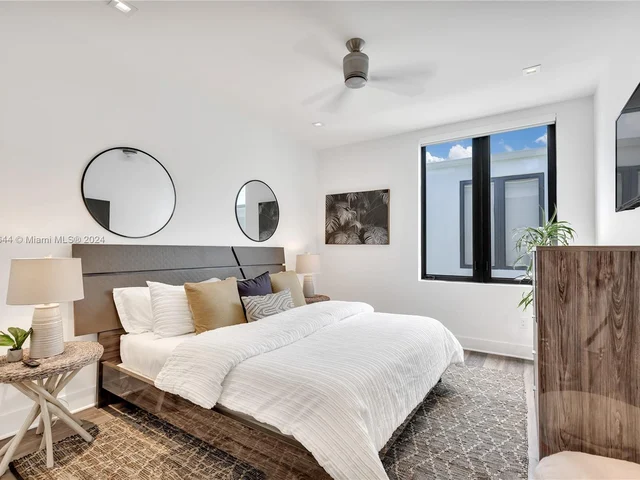 1516 SE 1st St # A, Fort Lauderdale FL 33301