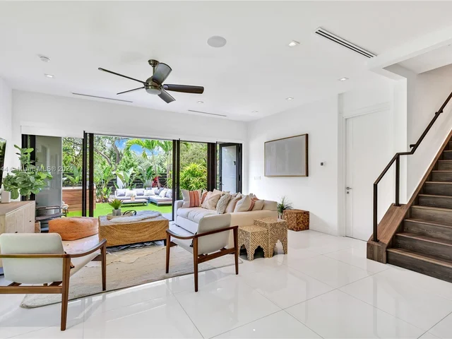 1516 SE 1st St # A, Fort Lauderdale FL 33301