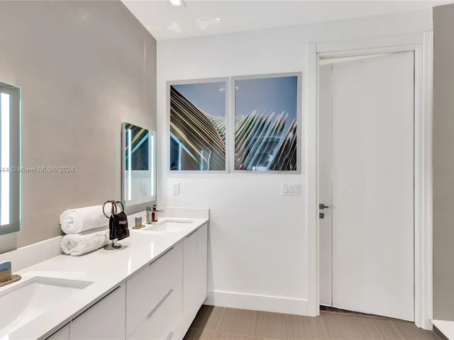 1516 SE 1st St # A, Fort Lauderdale FL 33301