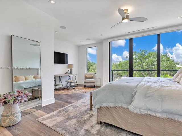 1516 SE 1st St # A, Fort Lauderdale FL 33301