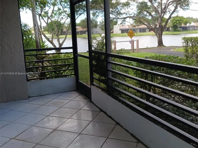 1100 Colony Point Cir # 101, Pembroke Pines FL 33026