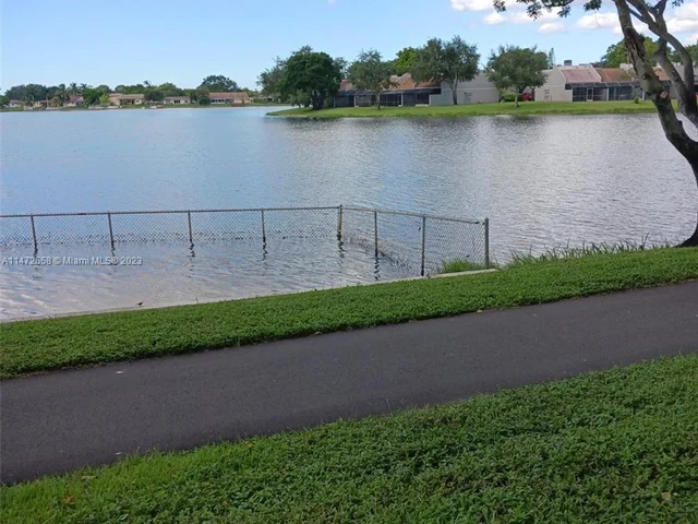 1100 Colony Point Cir # 101, Pembroke Pines FL 33026