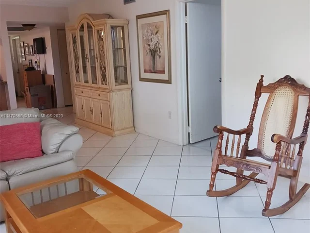 1100 Colony Point Cir # 101, Pembroke Pines FL 33026