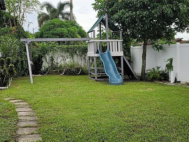 3392 NW 63rd St, Fort Lauderdale FL 33309