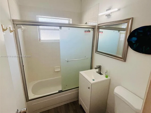 911 Meridian Ave # 202, Miami Beach FL 33139