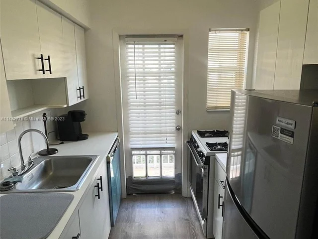 911 Meridian Ave # 202, Miami Beach FL 33139