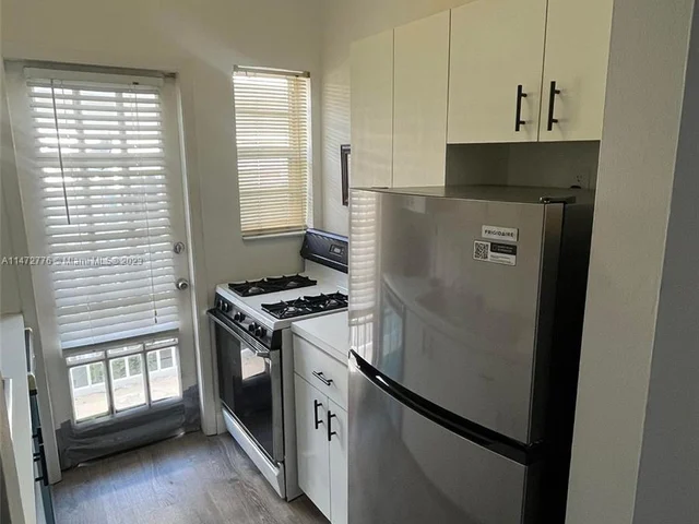 911 Meridian Ave # 202, Miami Beach FL 33139