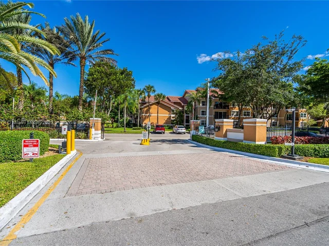 8721 Wiles Rd # 103, Coral Springs FL 33067