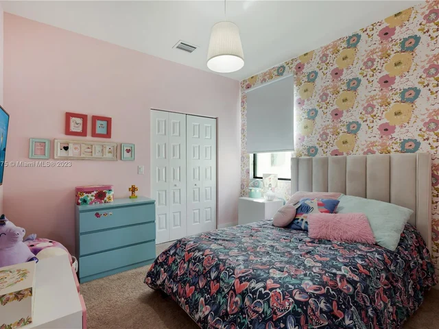 7641 NW 102nd Ct, Doral FL 33178