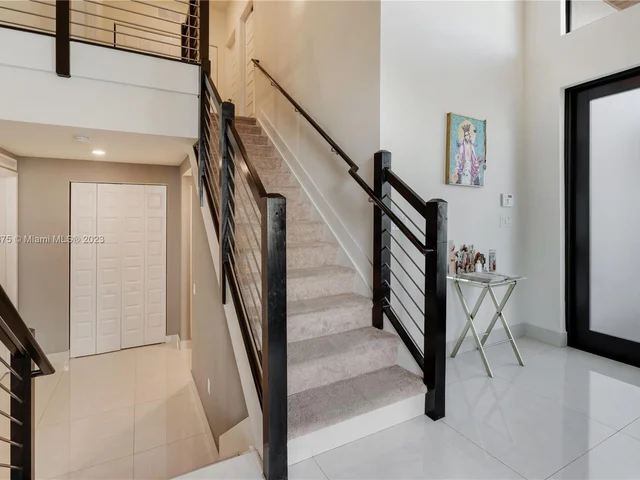 7641 NW 102nd Ct, Doral FL 33178