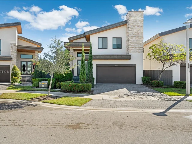 7641 NW 102nd Ct, Doral FL 33178