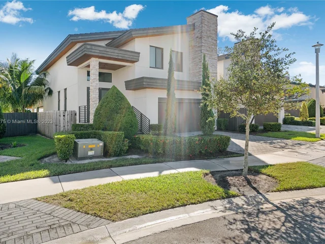 7641 NW 102nd Ct, Doral FL 33178