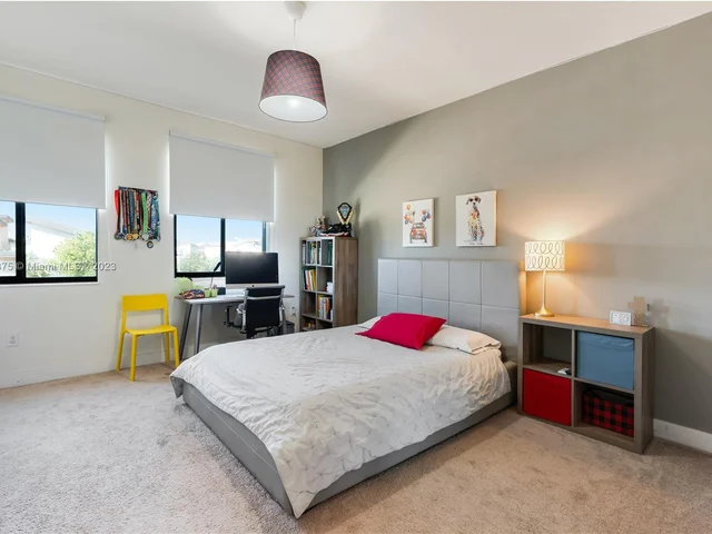 7641 NW 102nd Ct, Doral FL 33178