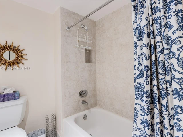 8566 Casa Del Lago # H, Boca Raton FL 33433