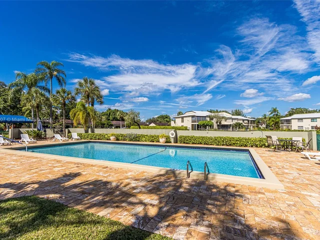8566 Casa Del Lago # H, Boca Raton FL 33433