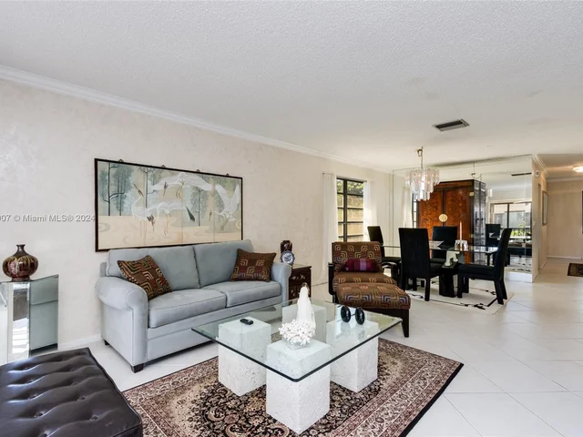 8566 Casa Del Lago # H, Boca Raton FL 33433