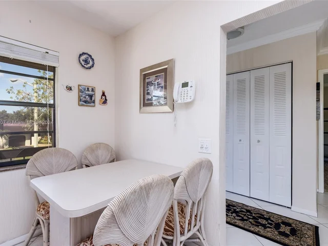 8566 Casa Del Lago # H, Boca Raton FL 33433