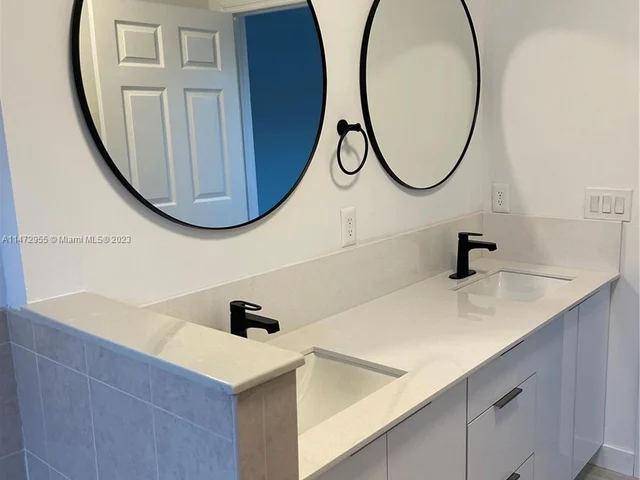 11242 SW 242nd St, Homestead FL 33032