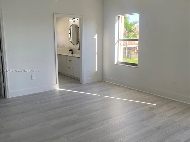 11242 SW 242nd St, Homestead FL 33032