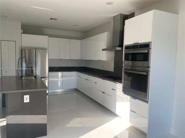 11242 SW 242nd St, Homestead FL 33032