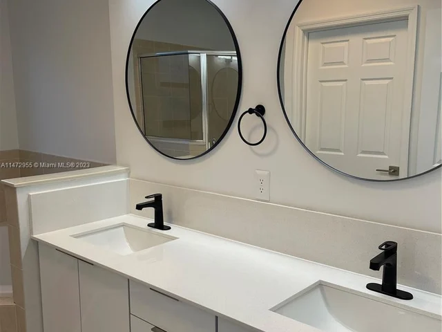 11242 SW 242nd St, Homestead FL 33032