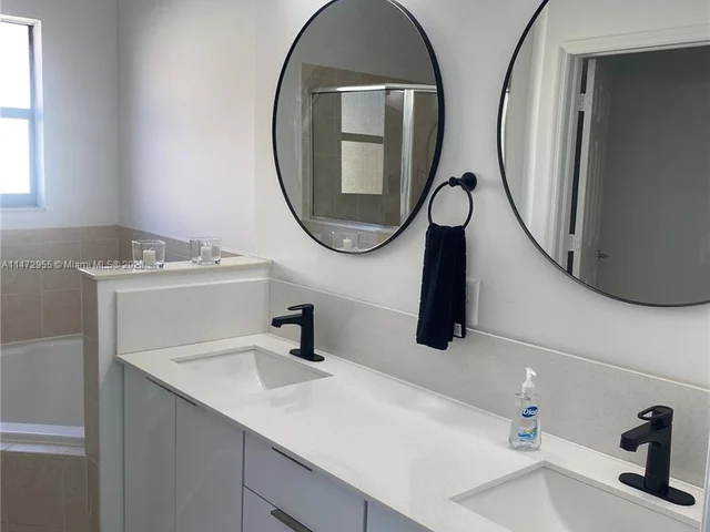 11242 SW 242nd St, Homestead FL 33032