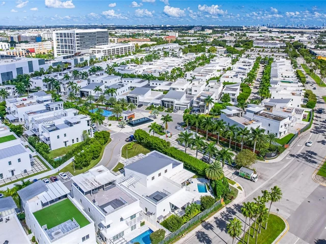 8404 NW 33rd Ter, Doral FL 33122