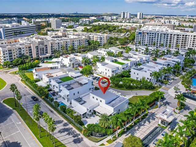 8404 NW 33rd Ter, Doral FL 33122