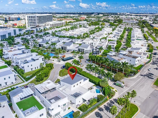 8404 NW 33rd Ter, Doral FL 33122