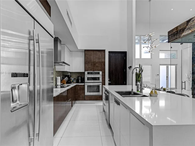 8404 NW 33rd Ter, Doral FL 33122