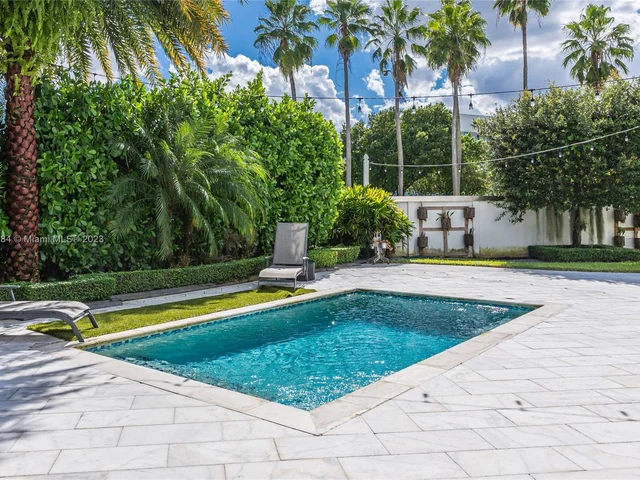 8404 NW 33rd Ter, Doral FL 33122