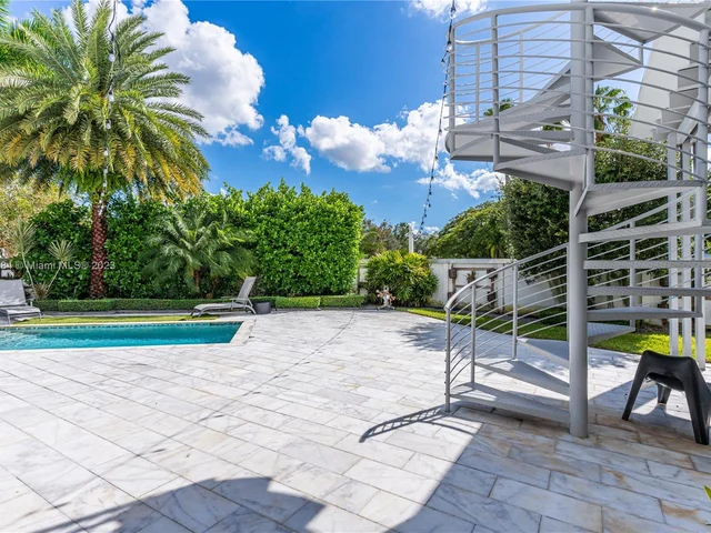 8404 NW 33rd Ter, Doral FL 33122