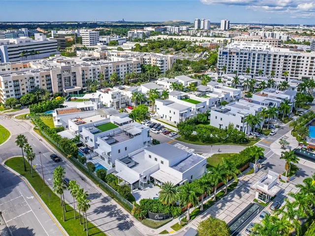 8404 NW 33rd Ter, Doral FL 33122