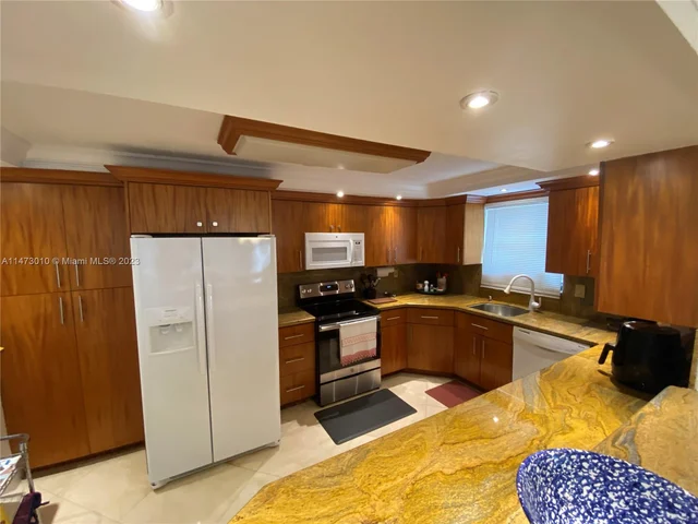 2750 NE 183rd St # 1608, Aventura FL 33160