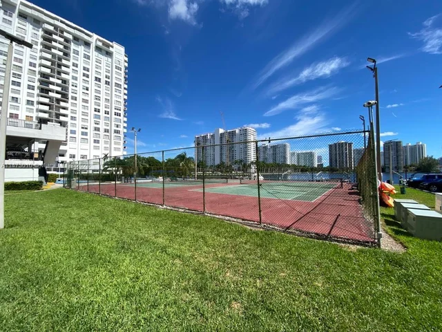 2750 NE 183rd St # 1608, Aventura FL 33160
