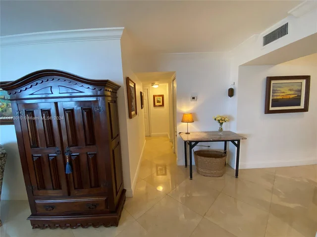 2750 NE 183rd St # 1608, Aventura FL 33160