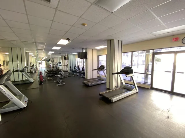 2750 NE 183rd St # 1608, Aventura FL 33160