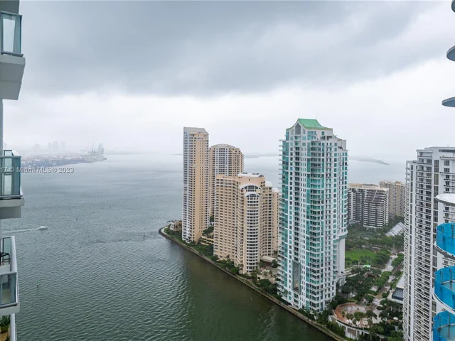 300 S Biscayne Blvd # 3802, Miami FL 33131