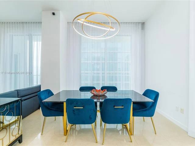 300 S Biscayne Blvd # 3802, Miami FL 33131