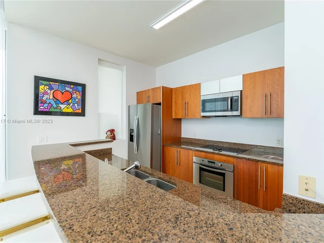 300 S Biscayne Blvd # 3802, Miami FL 33131