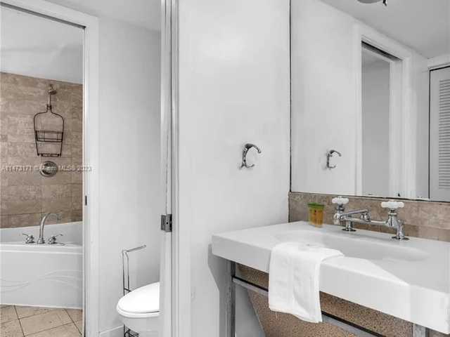 100 Collins Ave # 203, Miami Beach FL 33139